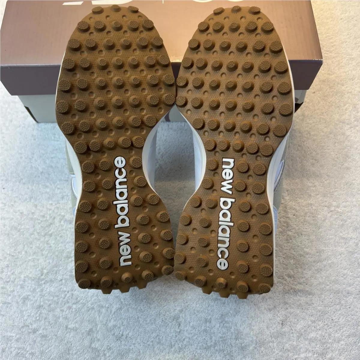 New Balance shoes - New Balance 327 - White Tan Logo 5