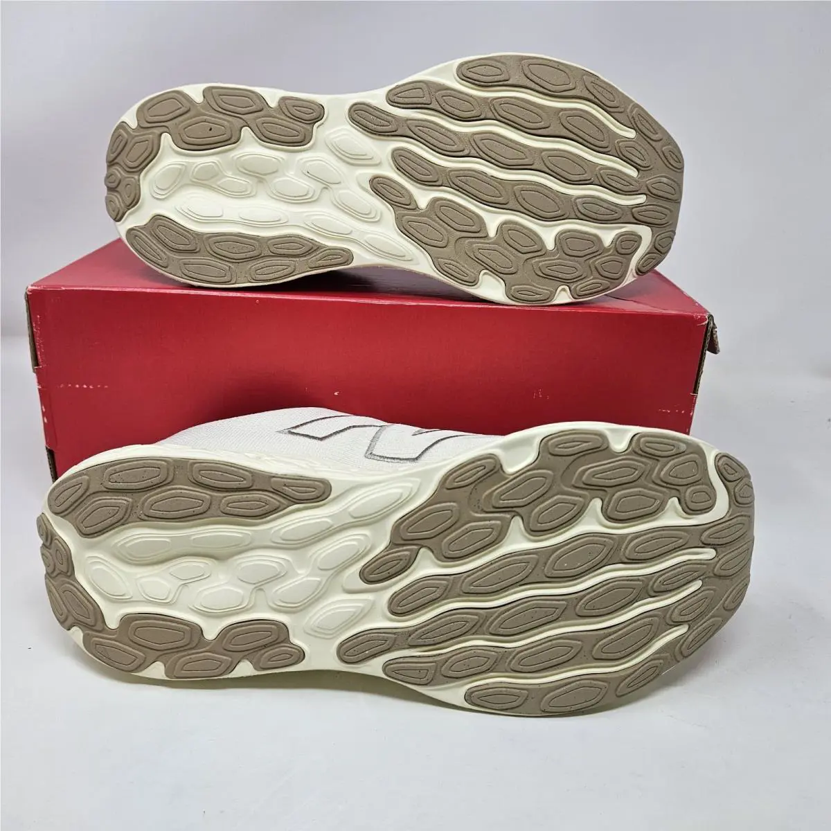 New Balance shoes - New Balance Fresh Foam - Fresh Foam - M680RC8 - Beige Brown (UPC: 197968109101) 1