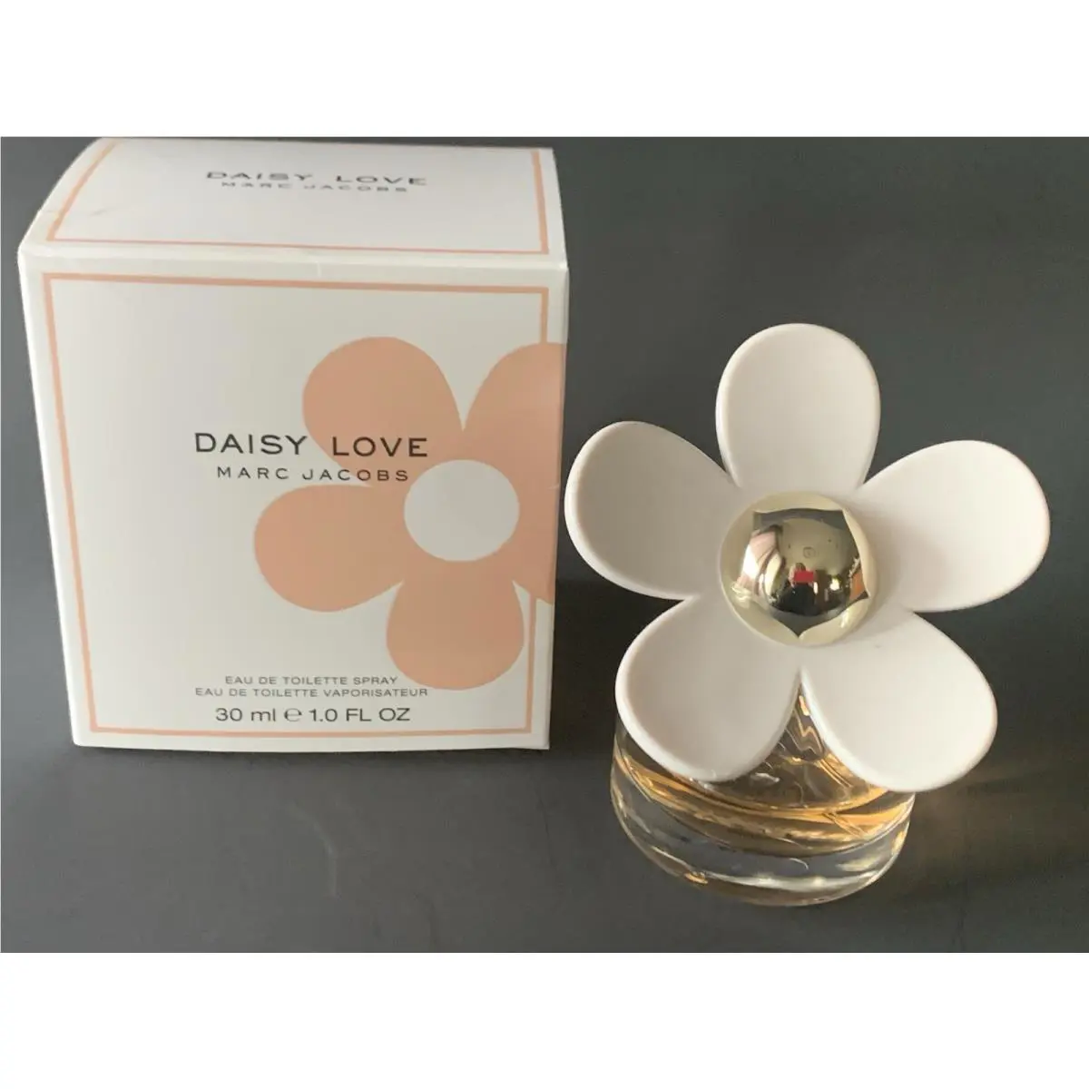 Marc Jacobs Daisy Love Eau de Toilette 1 oz / 30 ml Spray For Women