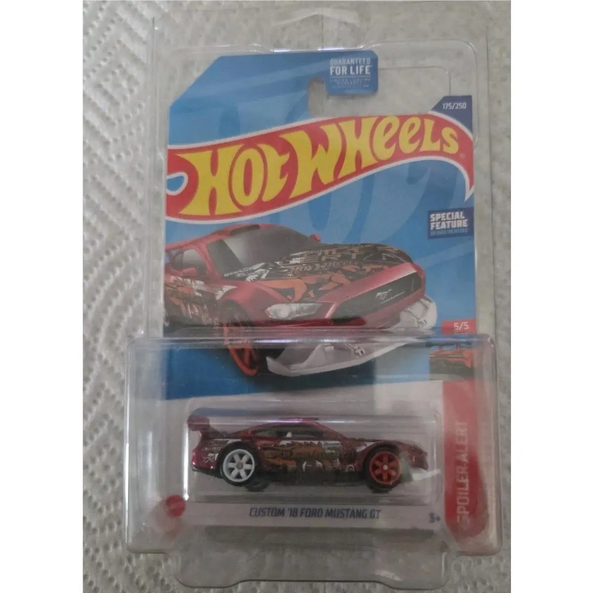 Hot Wheels Super Treasure Hunt Custom ‘18 Ford Mustang GT with Protector