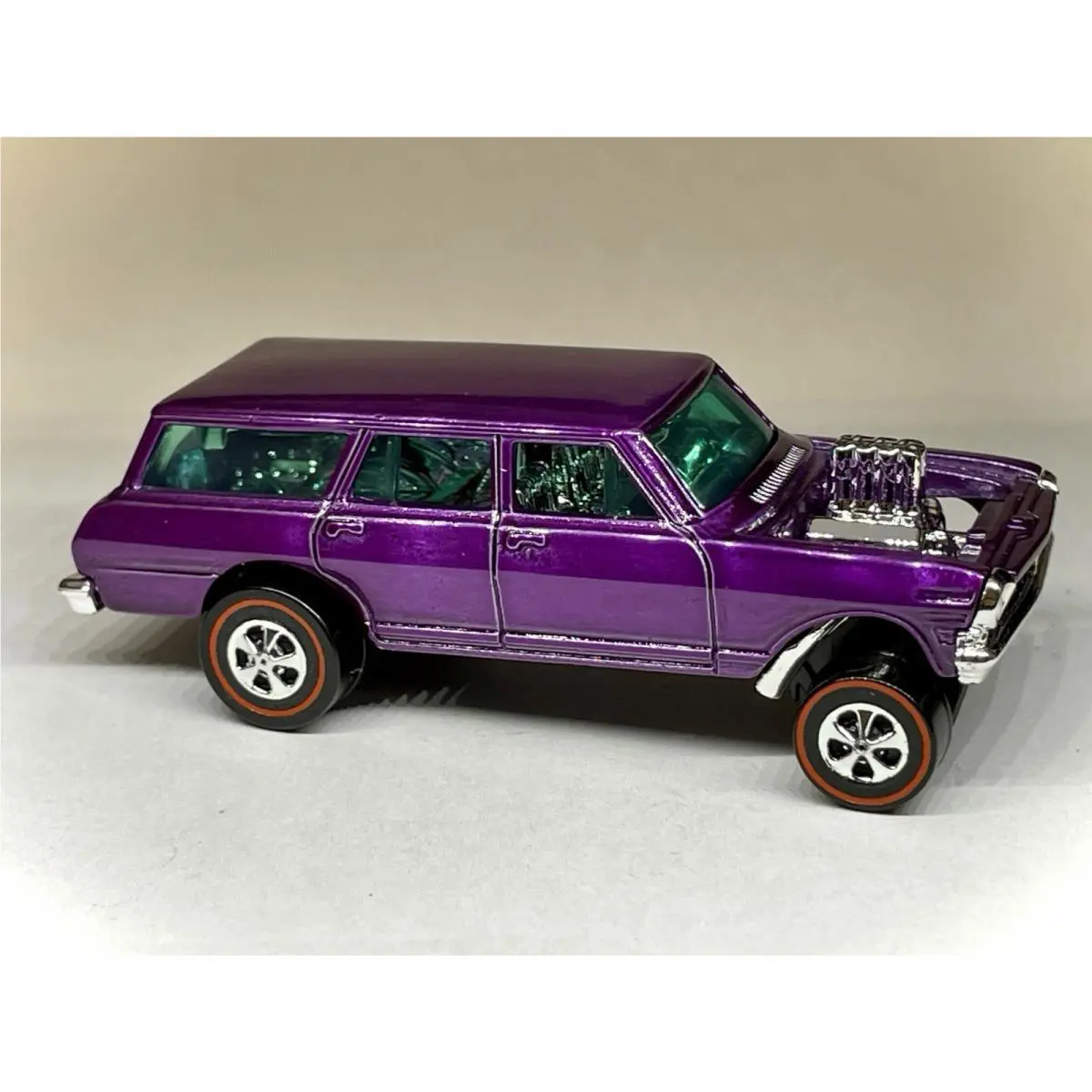 Hot Wheels Custom Made Spectraflame Purple ‘64 Chevy Nova Gasser Redline