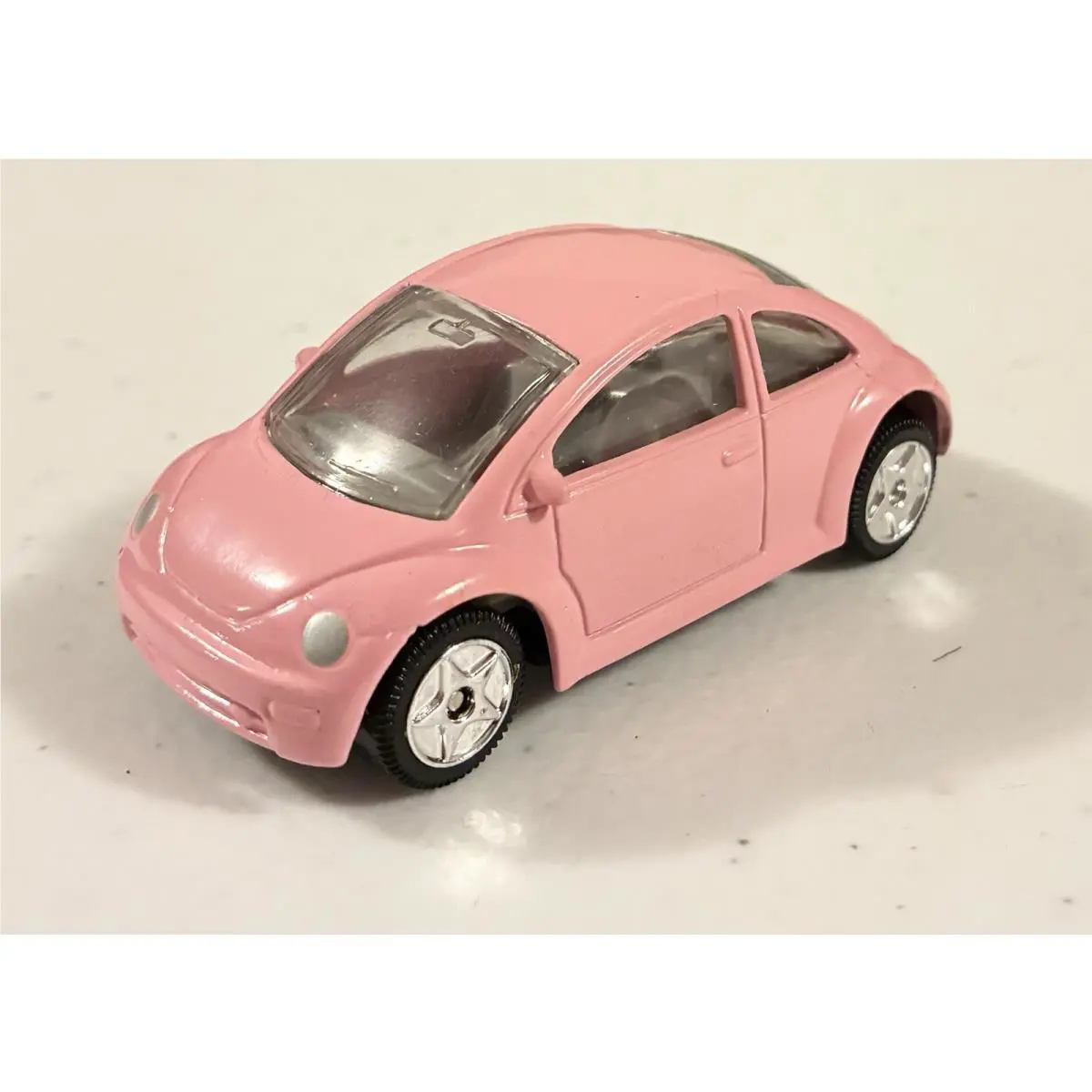 Pink Volkswagen Beetle Australia Exclusive Red Rooster 1:64 Hot Wheels Mint