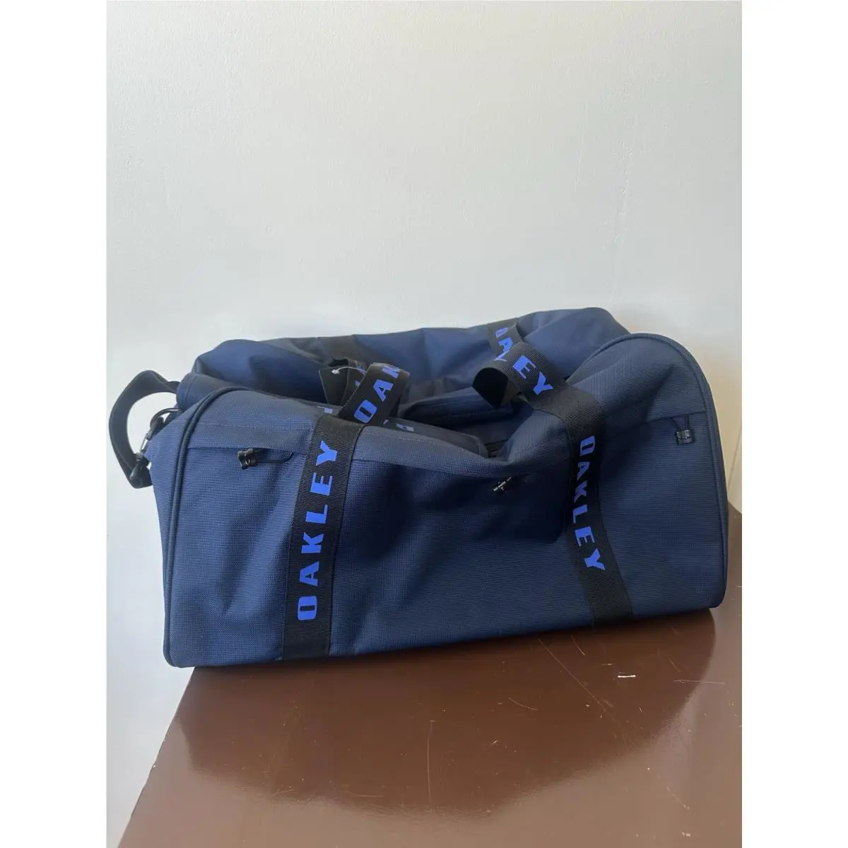 Oakley Duffel Bag Large Black Nylon Bag Luggage N207