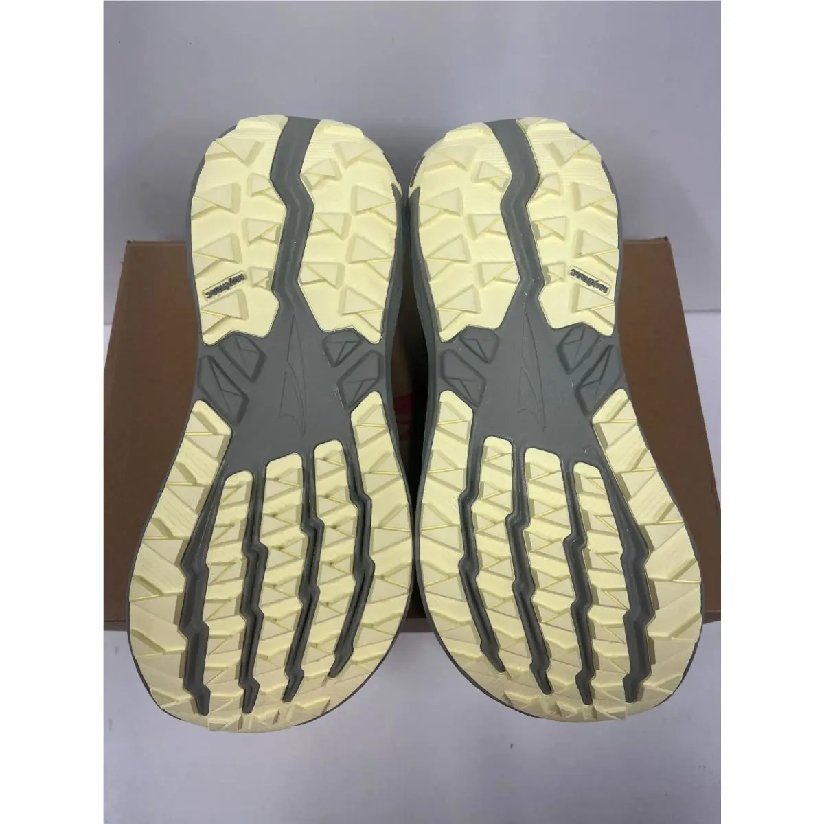 Altra shoes - Altra Experience Wild 2 - Experience Wild - Gray (220) 23