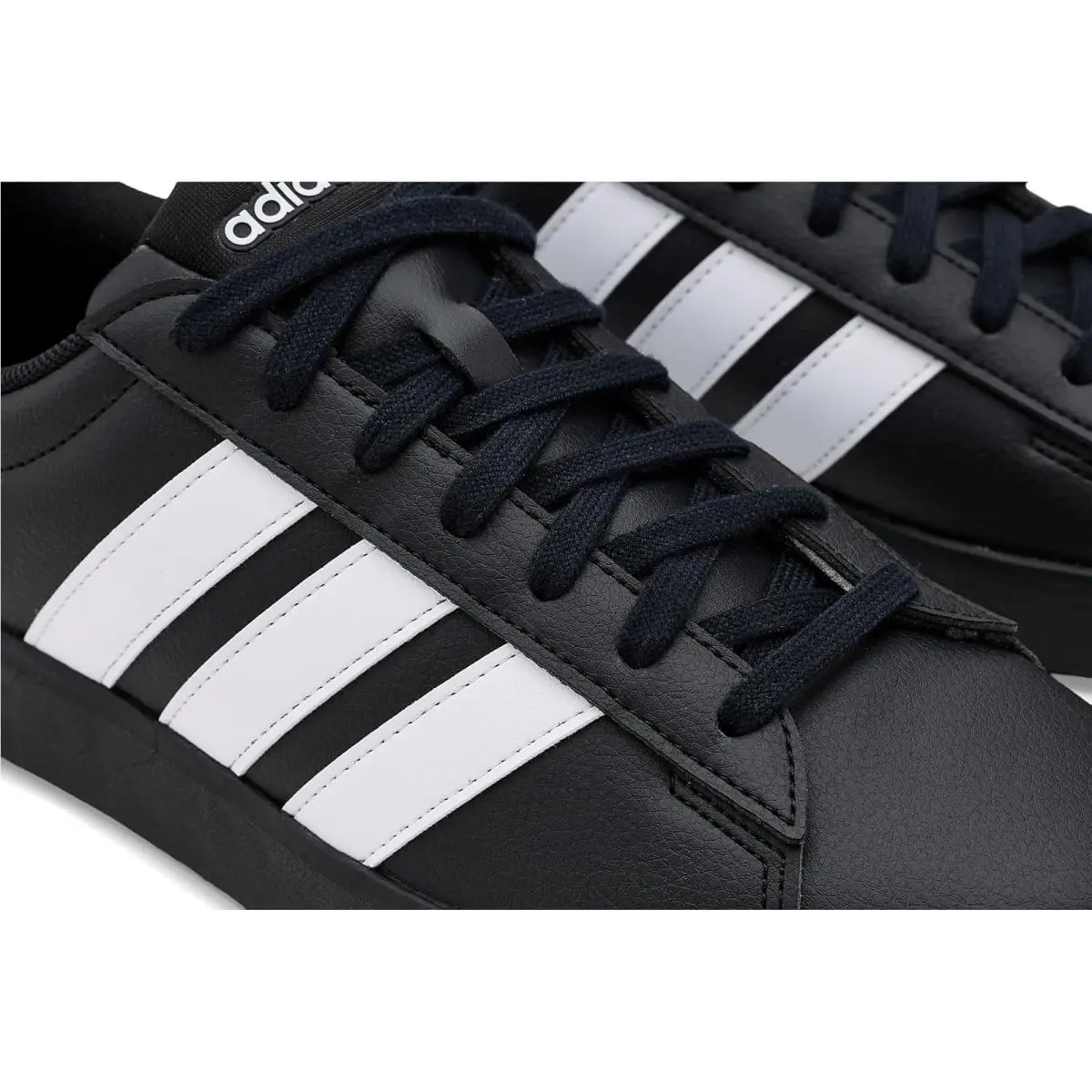 Adidas shoes - Black/White/White 18
