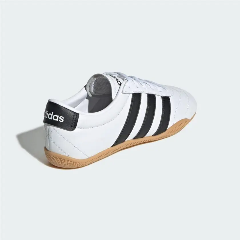 Adidas shoes - Cloud White / Core Black / Gum 3