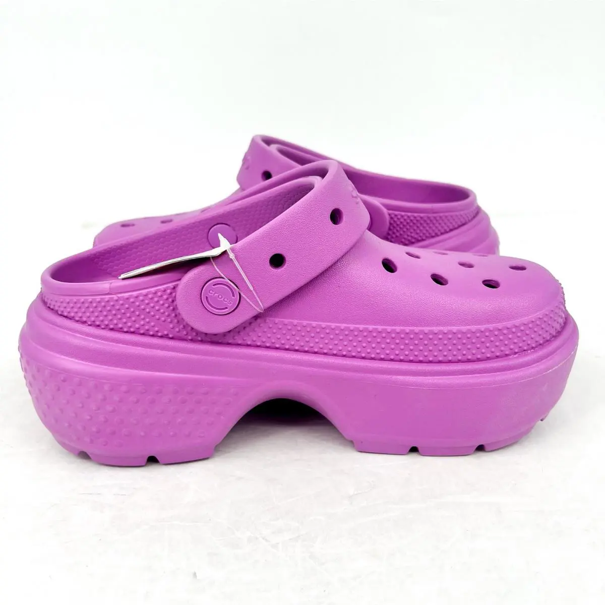 Crocs shoes - Pink (UPC: 196265832880) 2