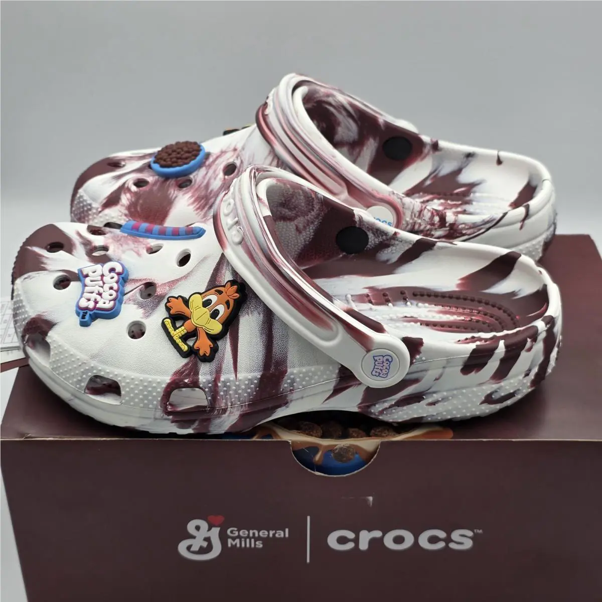Crocs shoes - Crocs Classic Cocoa Puffs Clog K 207928-0FW - White 2