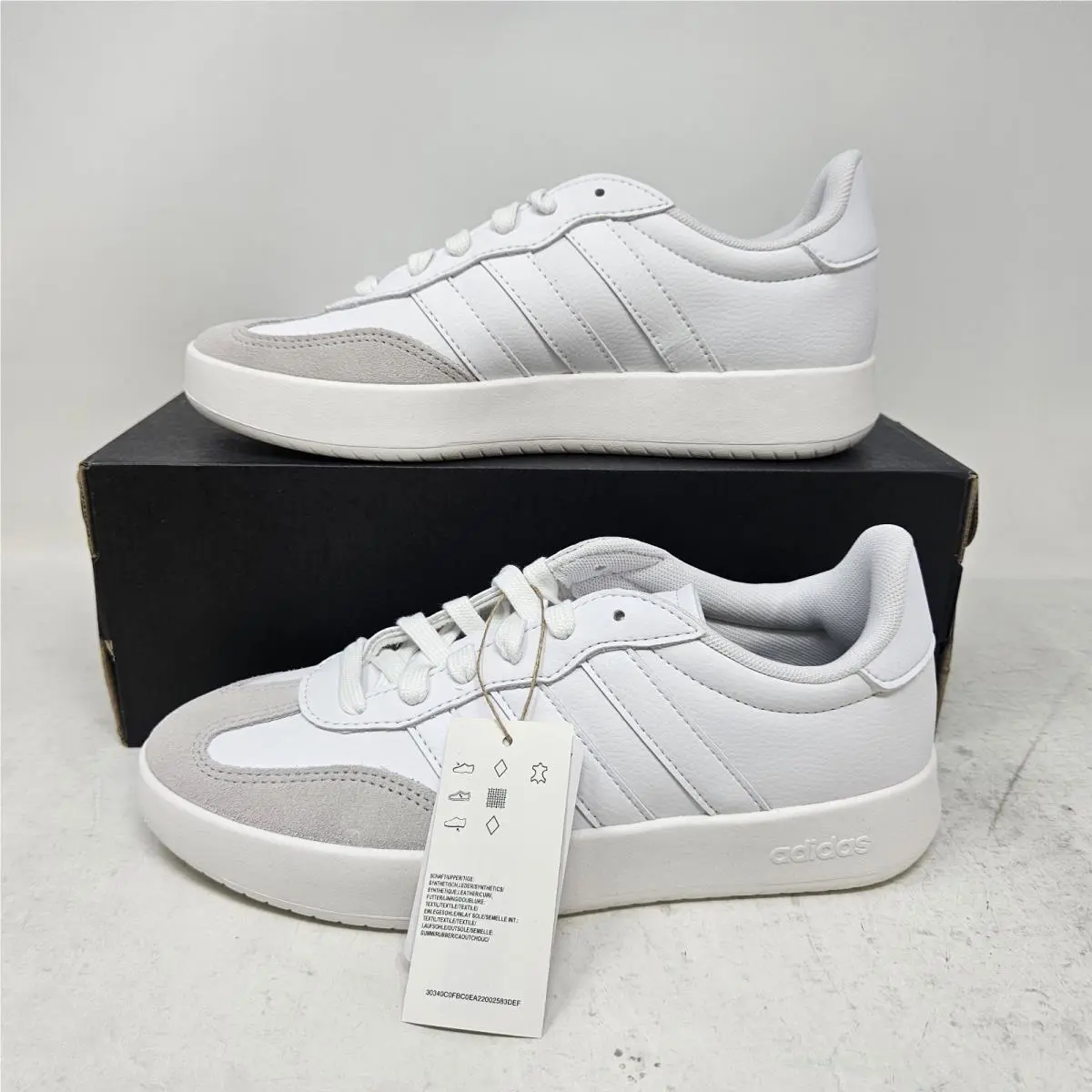 Adidas Barreda Classic Striped White Tennis Shoes / JI2308 / Men`s 9 Women`s 10