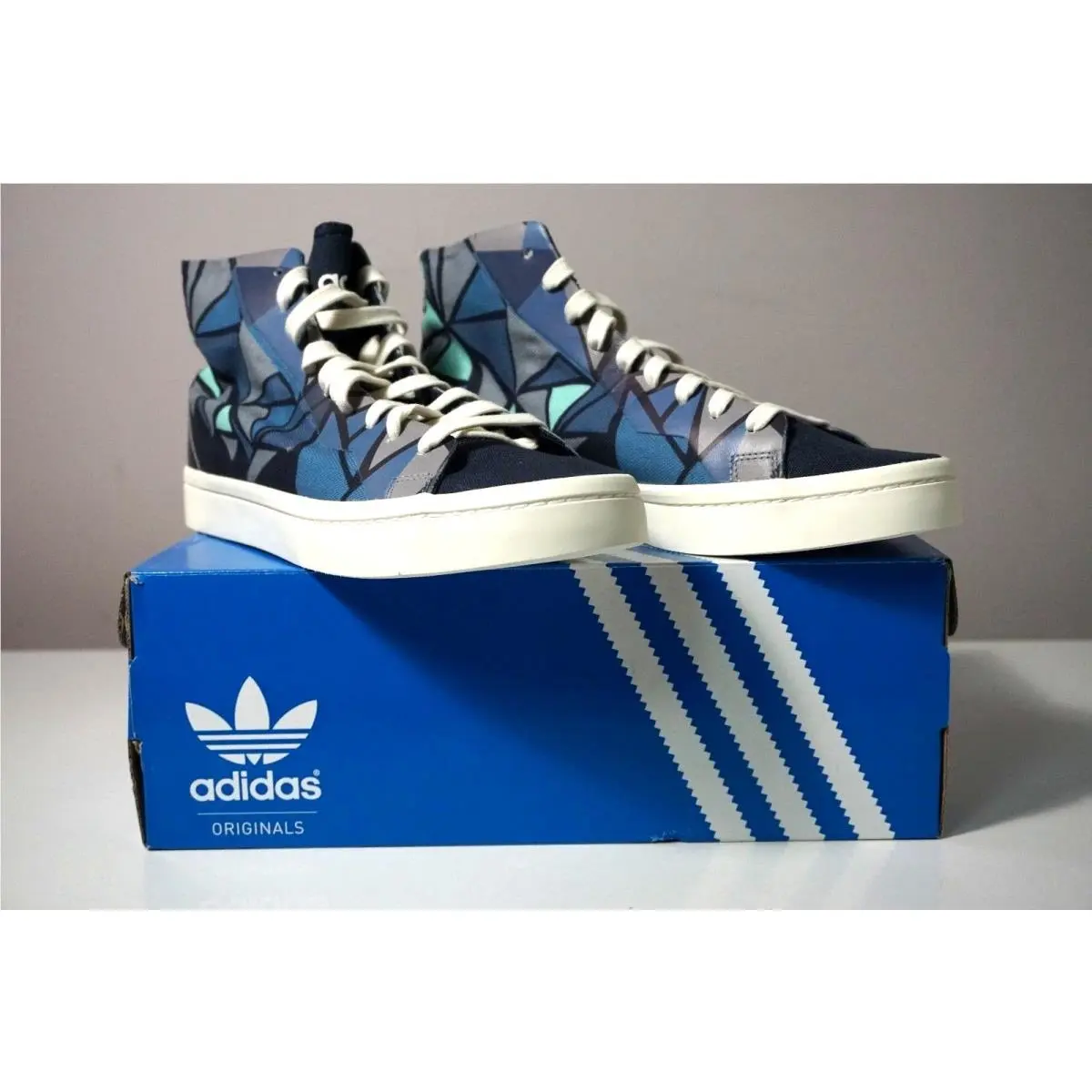 Adidas Originals Court Vantage Mid Lace Up Geometric Women`s Shoes S78851 Size 9