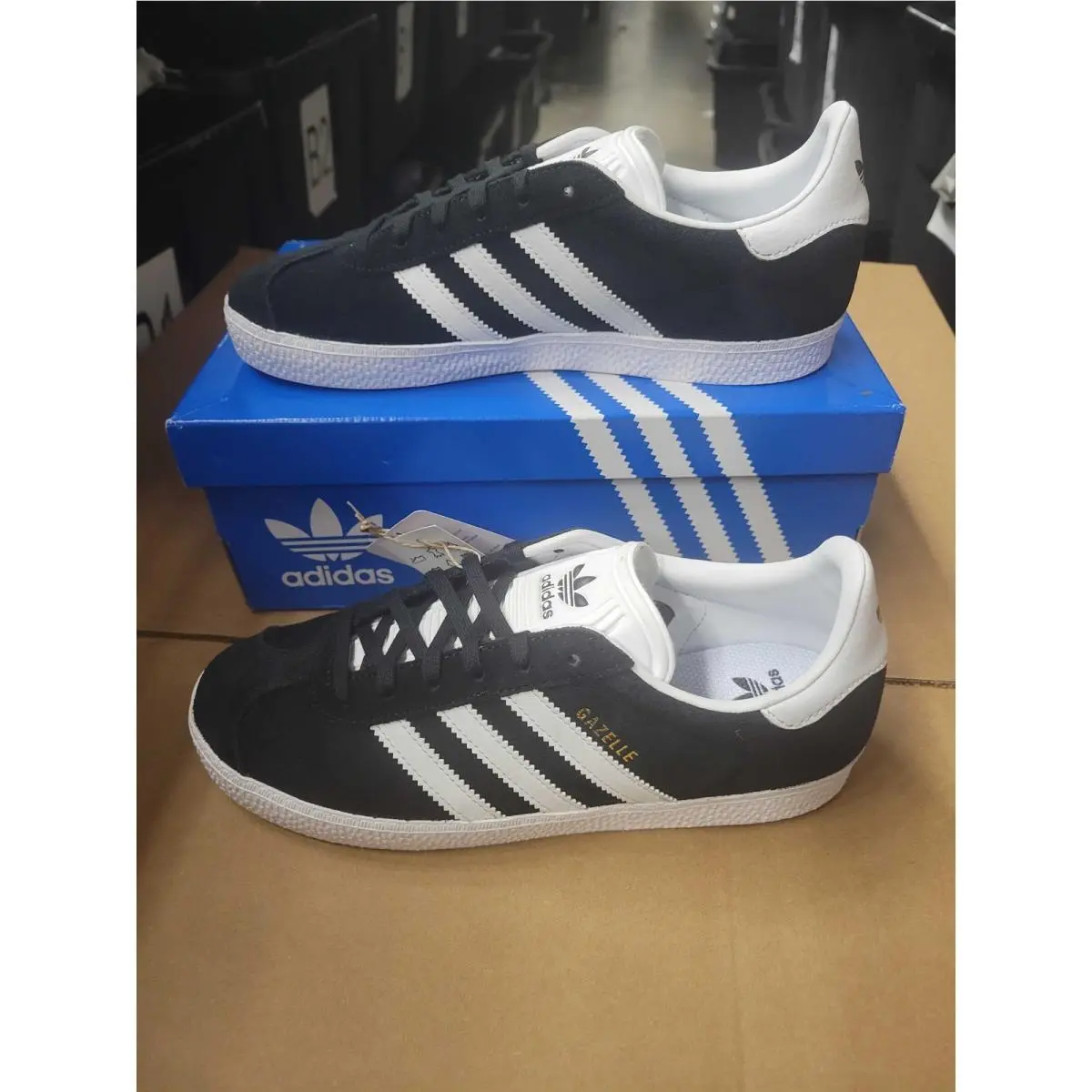 Unisex Originals Kids Gazelle Black/white/gold-sz 5.5 Big Kid by Adidas