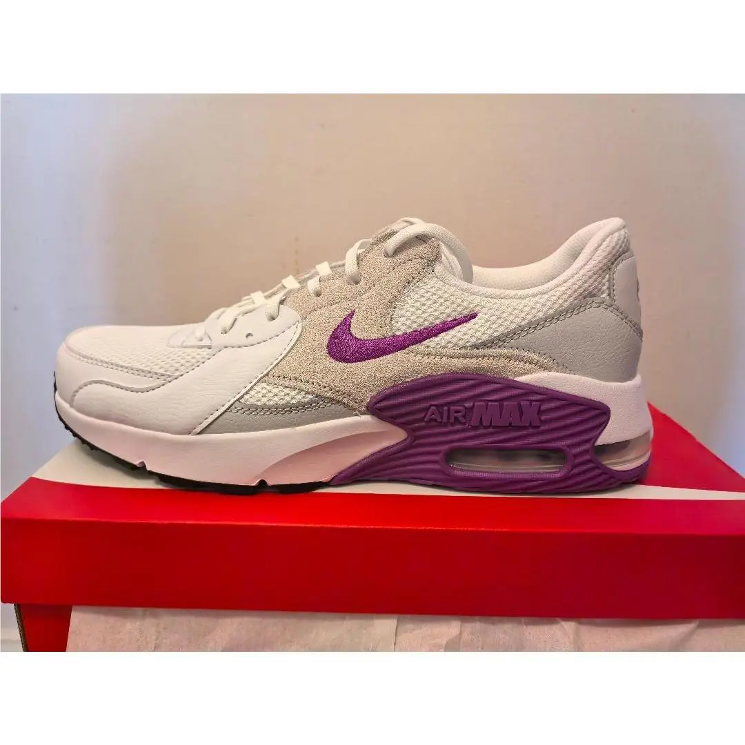Nike shoes - White 2