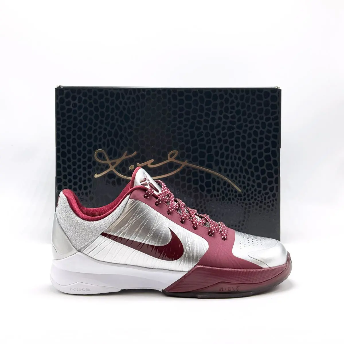 Nike shoes - Silver 4