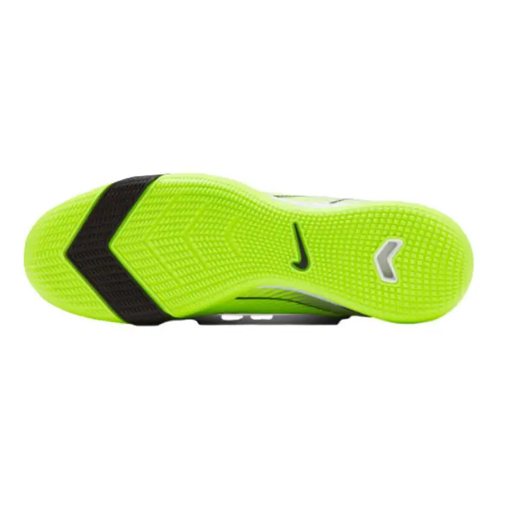 Nike shoes - Volt/Black 7