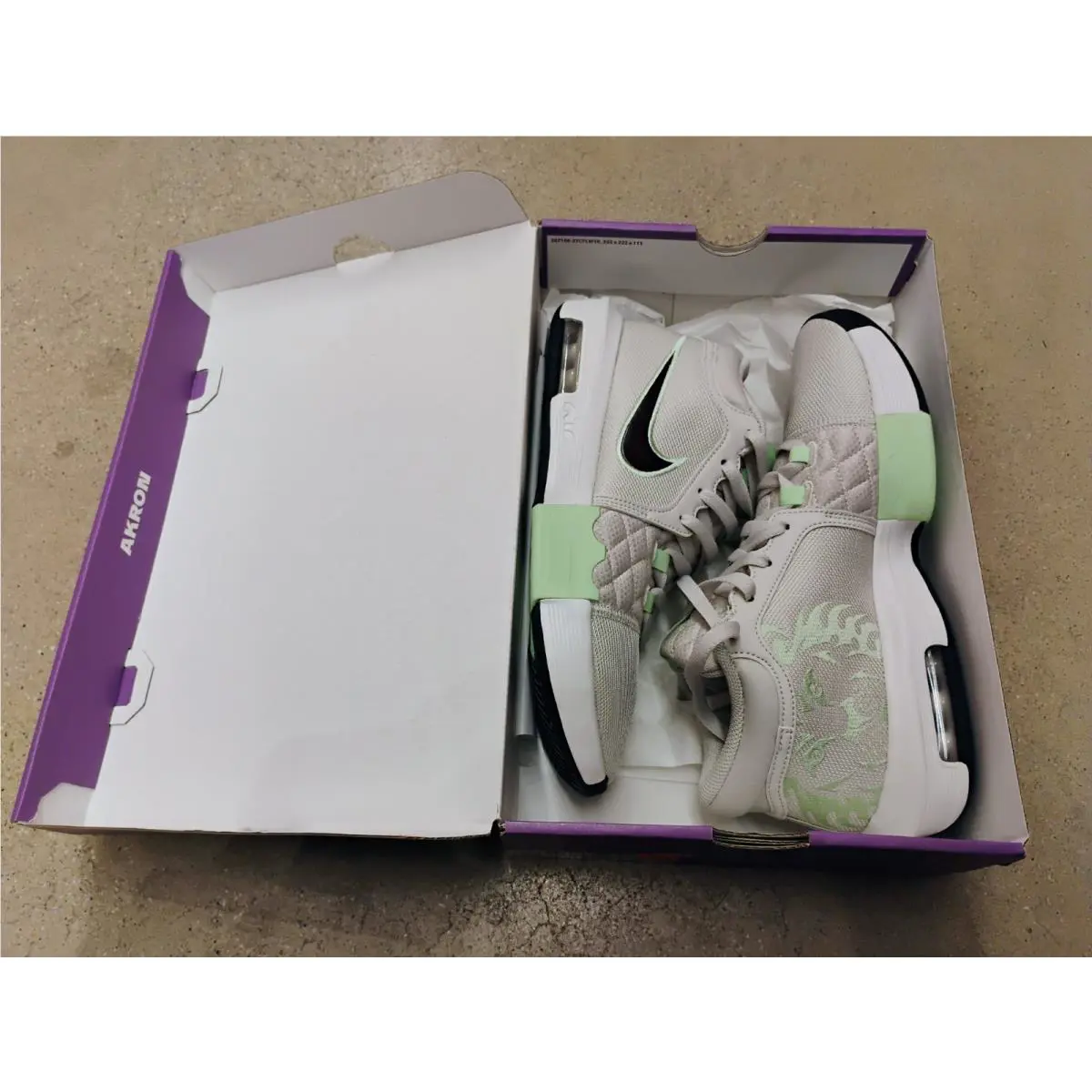 Nike shoes - Nike LeBron Witness 8 - LeBron Witness - HQ2139-002 - Green 11