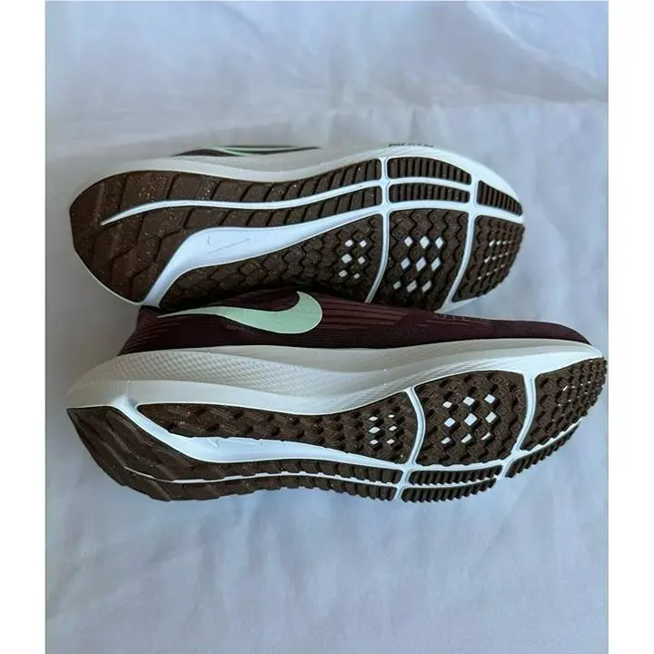 Nike shoes - Nike Essentialist - Essentialist - canyon red / white 4