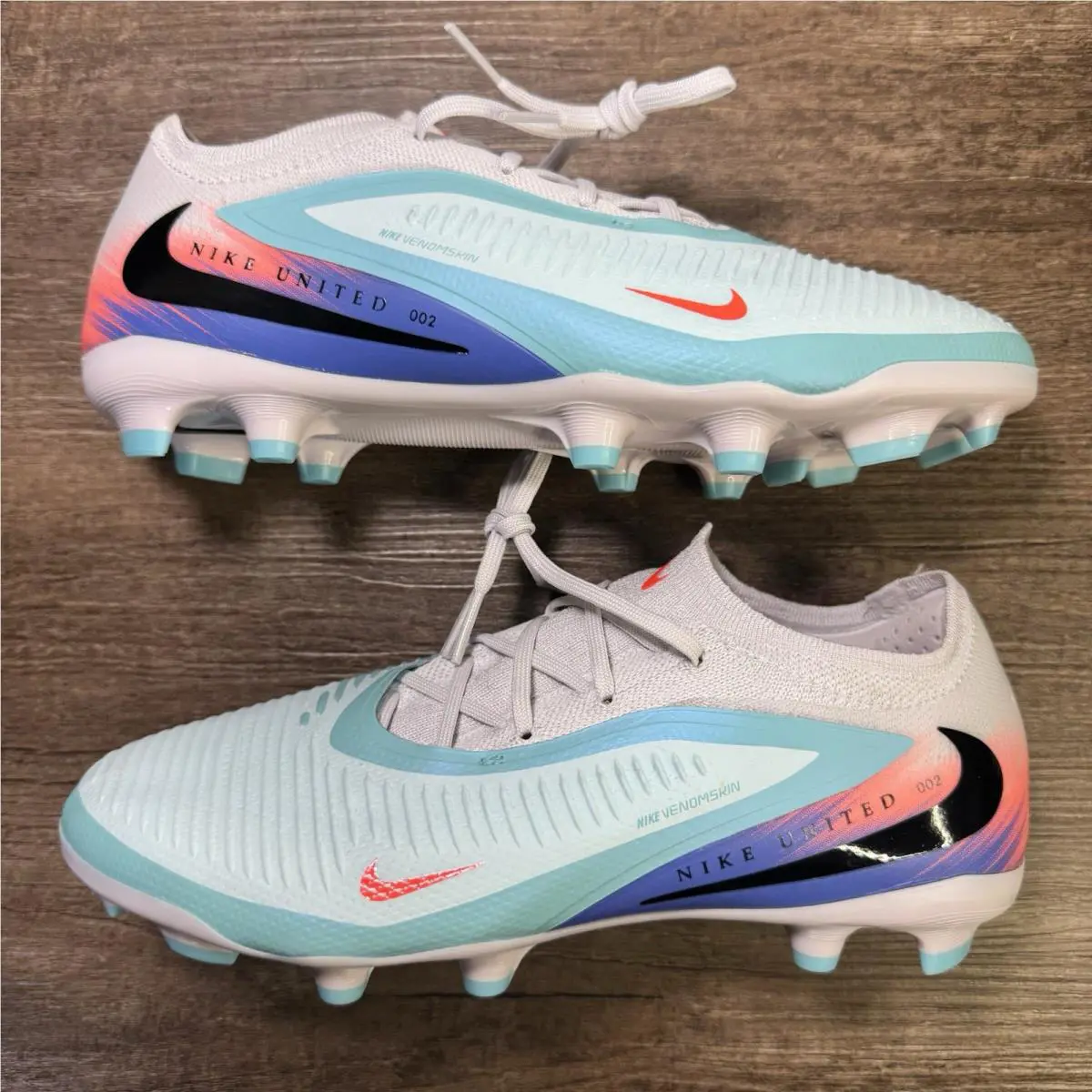 Nike shoes - Nike United Junior Phantom 6 Low Pro - IB2463-300 - Pistachio Frost 2