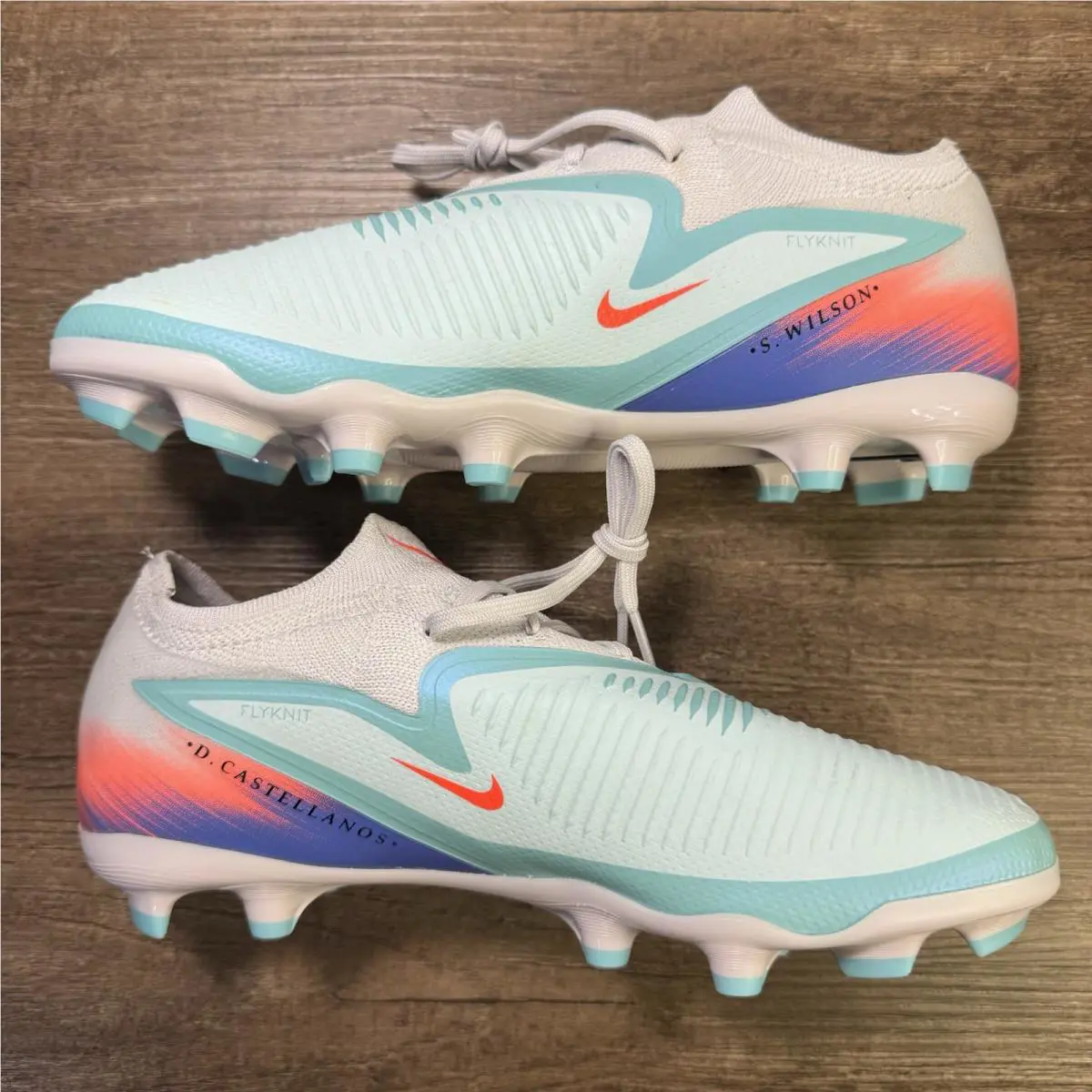 Nike shoes - Nike United Junior Phantom 6 Low Pro - IB2463-300 - Pistachio Frost 3
