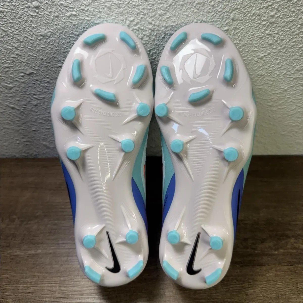 Nike shoes - Nike United Junior Phantom 6 Low Pro - IB2463-300 - Pistachio Frost 6