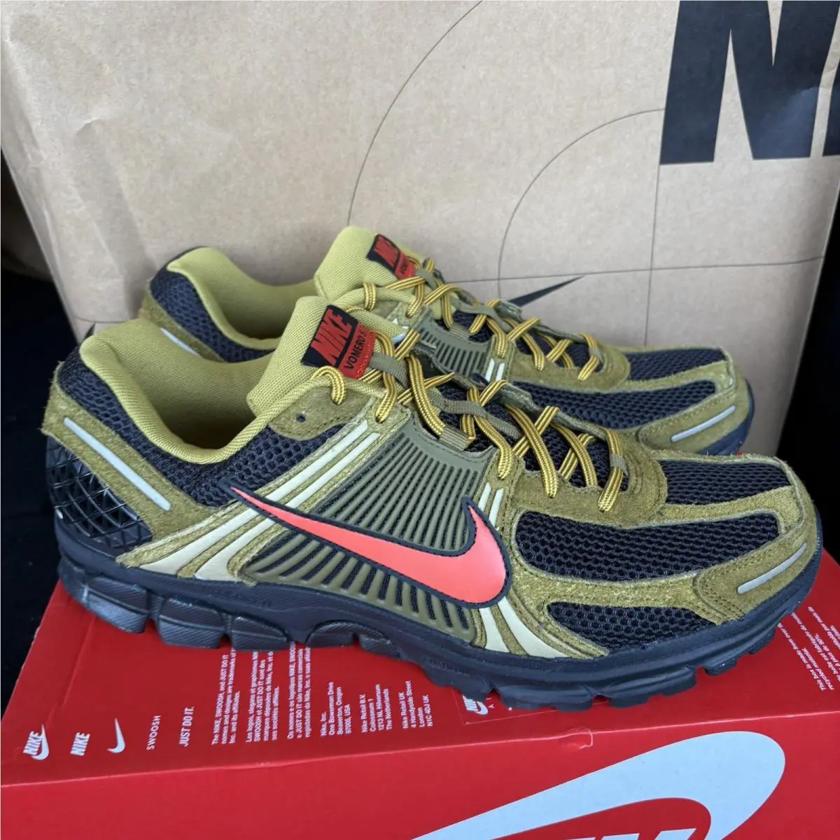 Air Zoom Vomero 5 ‘olive Picante Red’ Men’s Size 11.5 Nby IH1344-300 by Nike