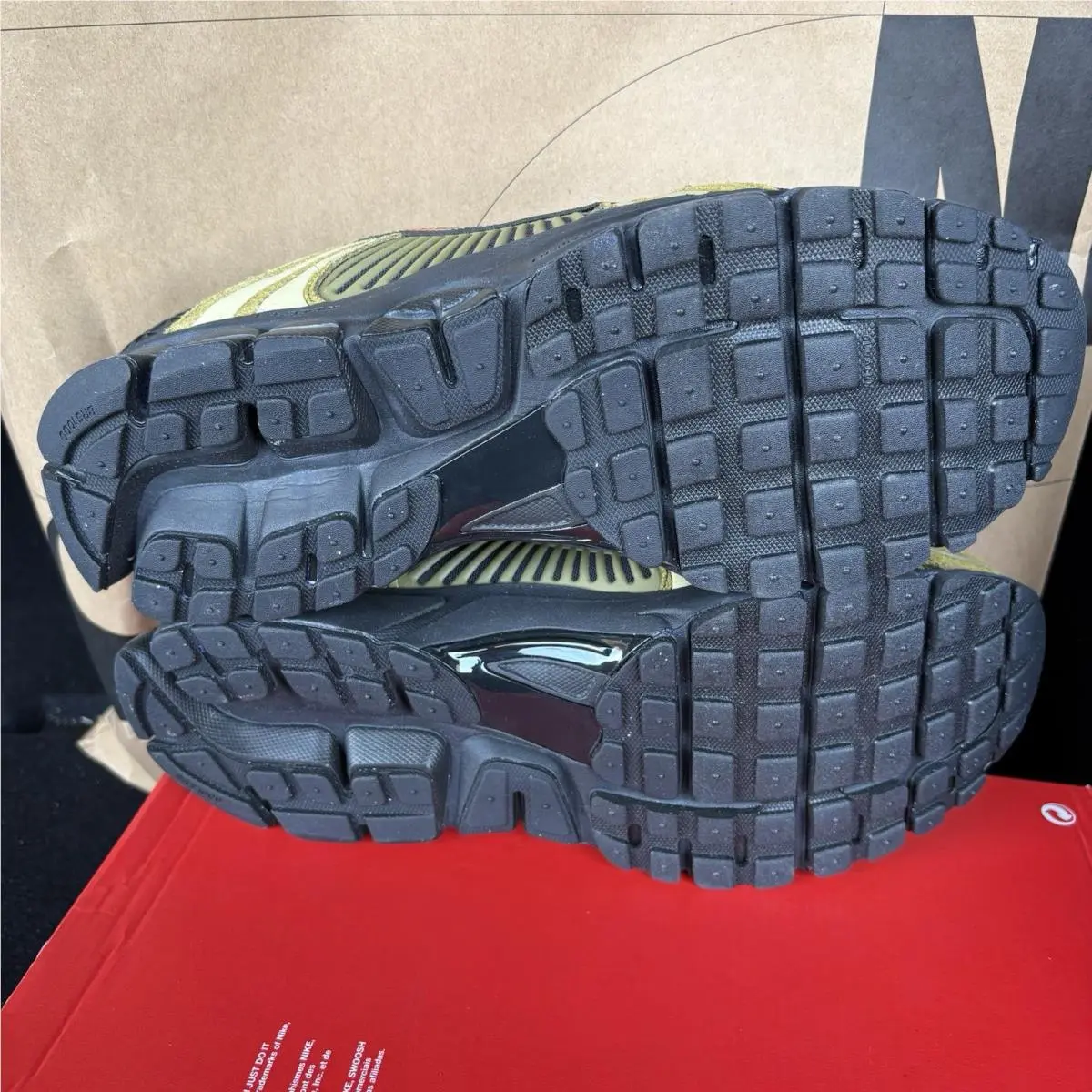 Nike shoes - Nike Air Zoom Vomero 5 - IH1344-300 - Green 3