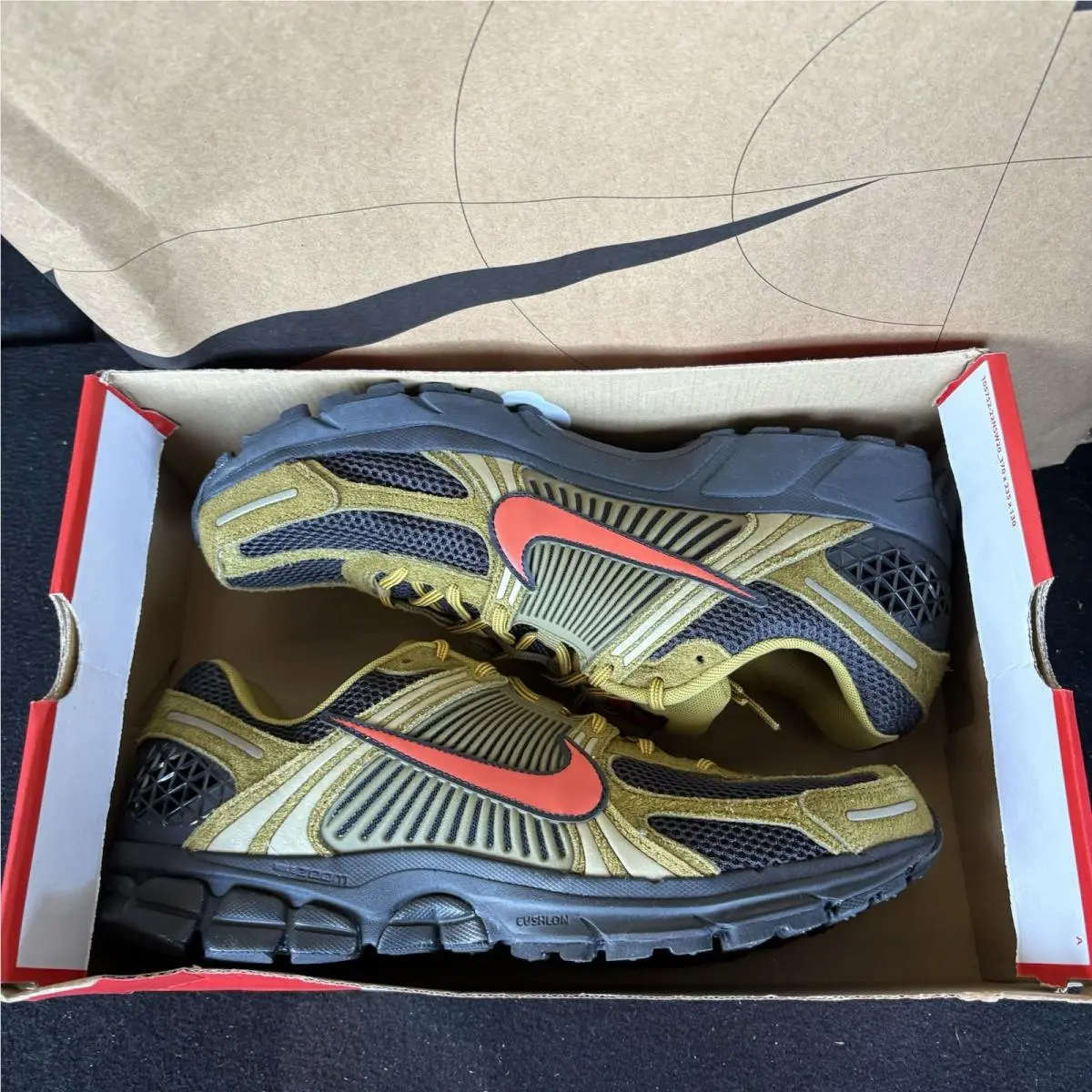 Nike shoes - Nike Air Zoom Vomero 5 - IH1344-300 - Green 4