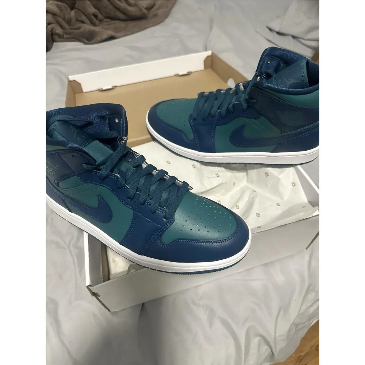 Nike shoes - Air Jordan 1 - Air - Blue 1