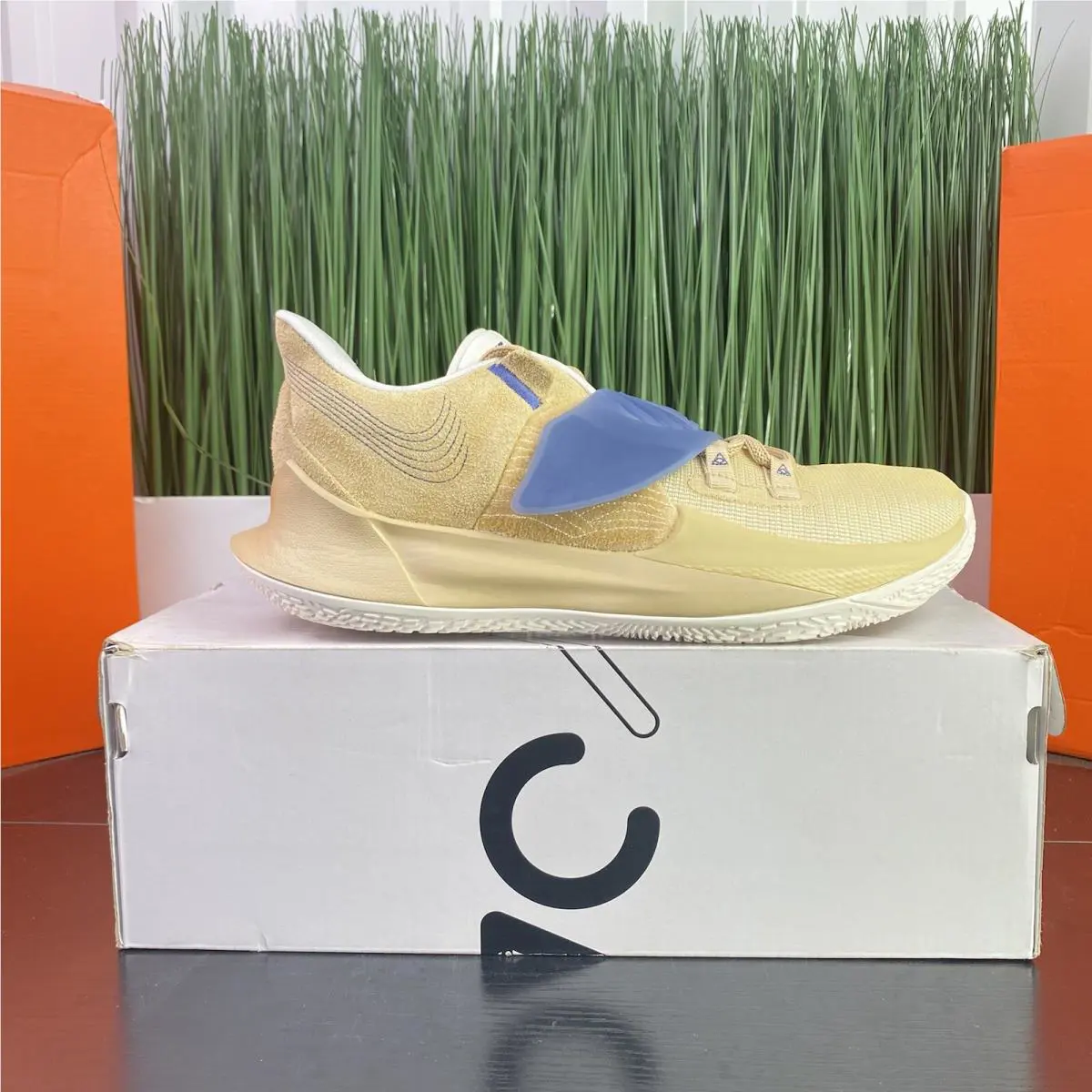 Nike shoes - Nike Kyrie Low 3 - Kyrie Low - Beige 1