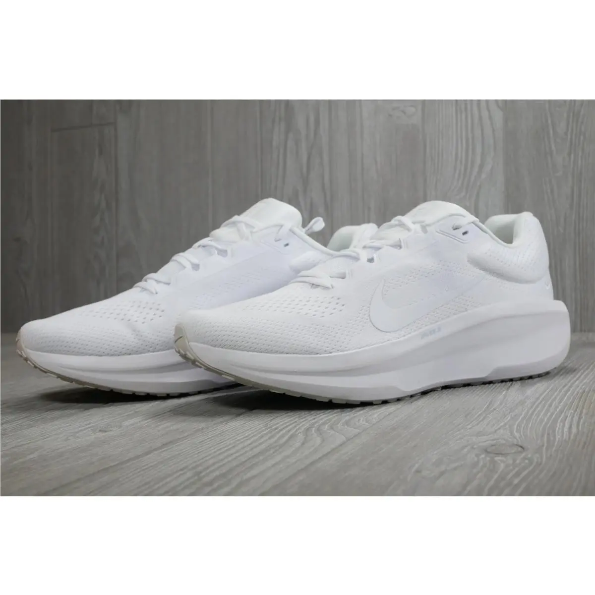 Air Winflo 11 White Photon Dust FJ9509-100 Running Shoes Men`s Size 14 by Nike