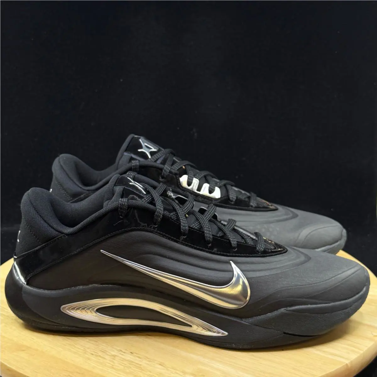 Nike shoes - Black 3