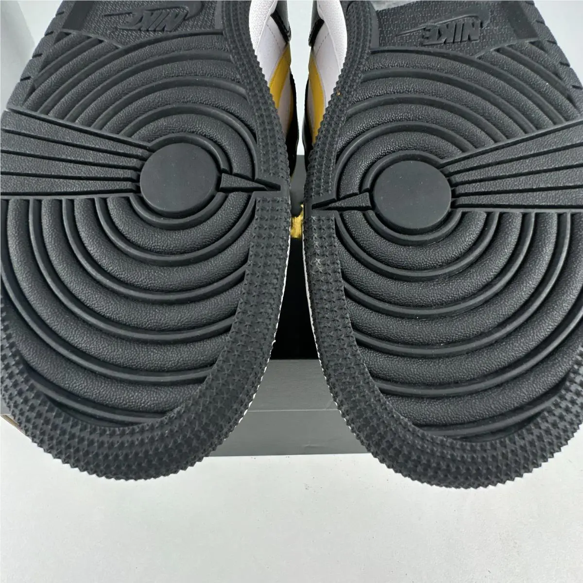 Nike shoes - Air Jordan 1 Mid - Air Mid - White 6