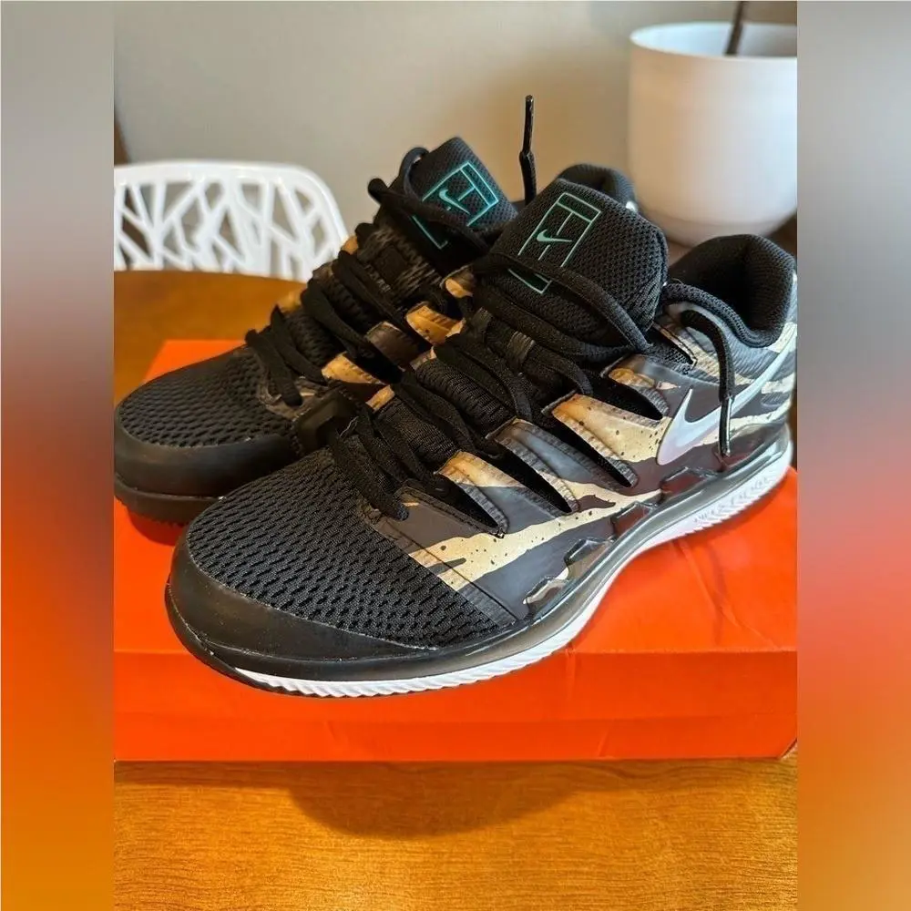 Nike shoes - Black 1