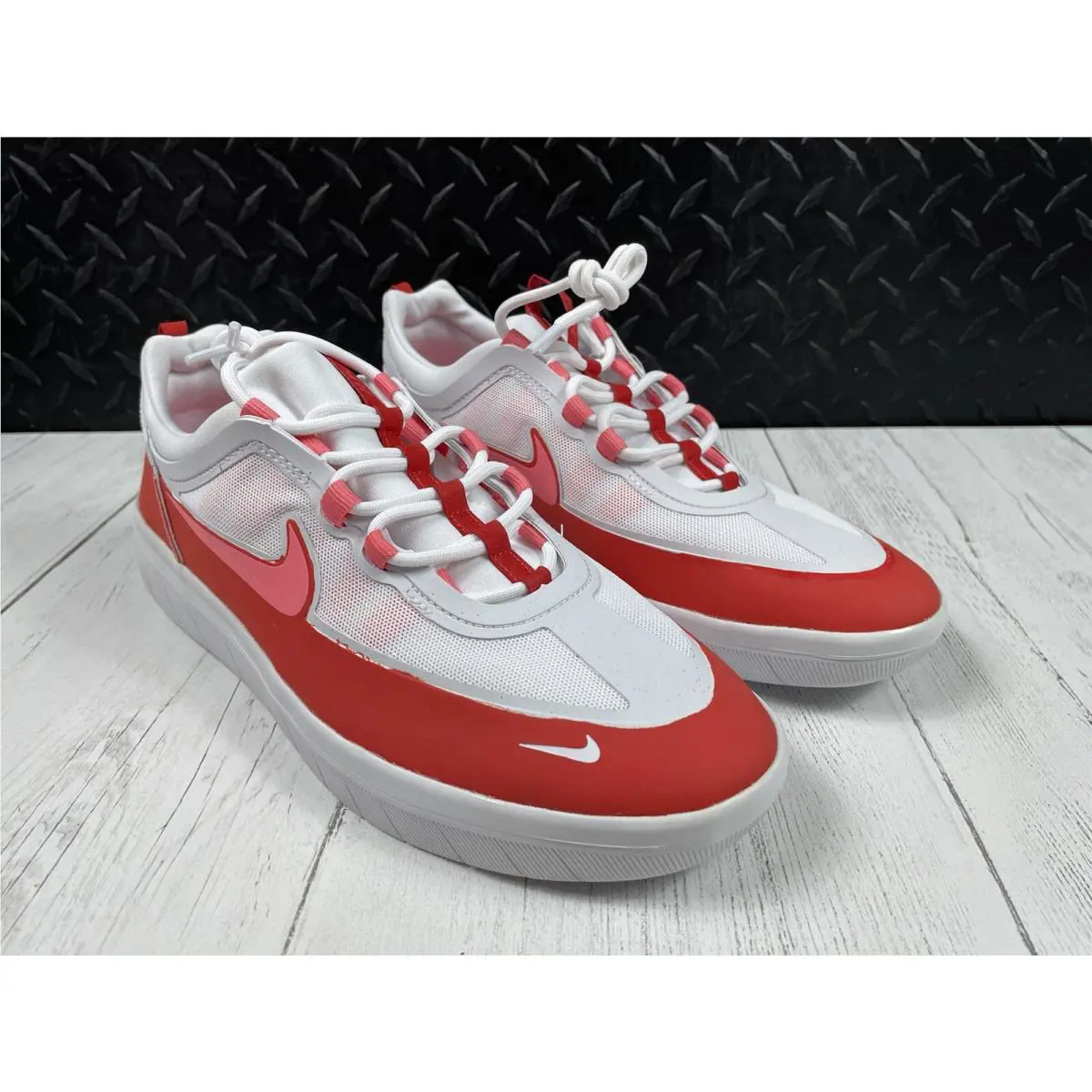 Nike shoes - Nike SB Nyjah Free 2 - BV2078-600 - White, Lobster, Pink Gaze (UPC: 0195242335185) 2