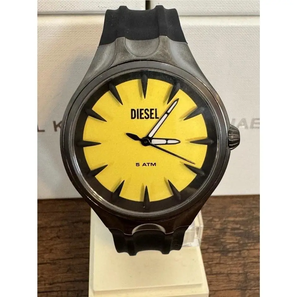 Diesel Streamline DZ2201 Yellow Semi-gloss Dial Silicone Strap 44MM Mens Watch