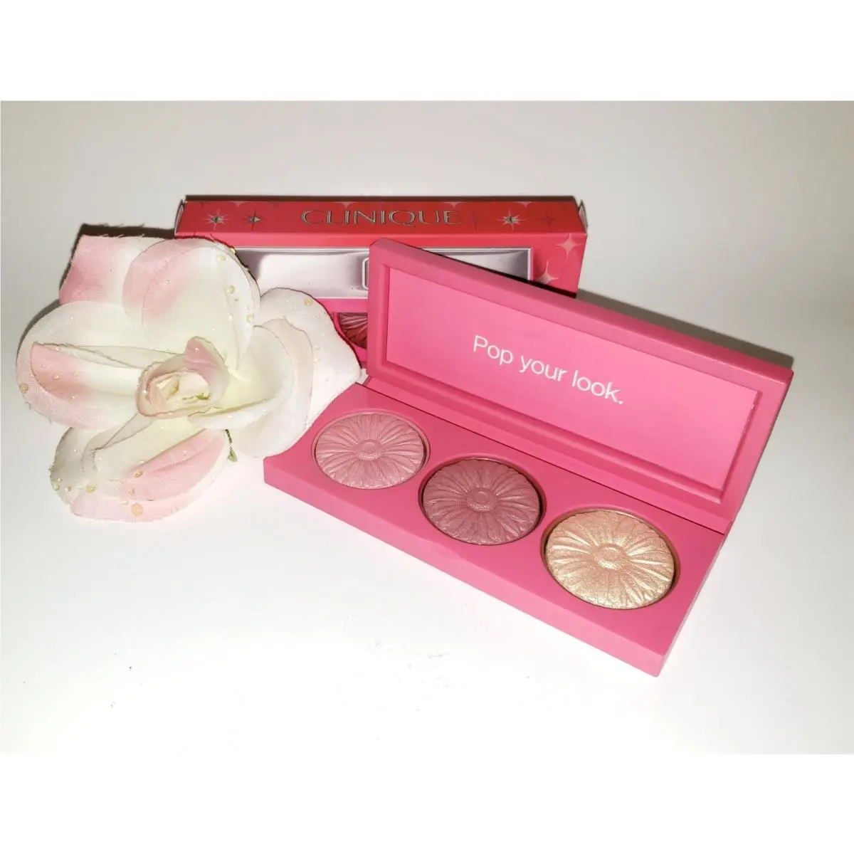 Clinique Glow To Go Cheek Palette Pop Blush Black Honey + Highlighter Trio