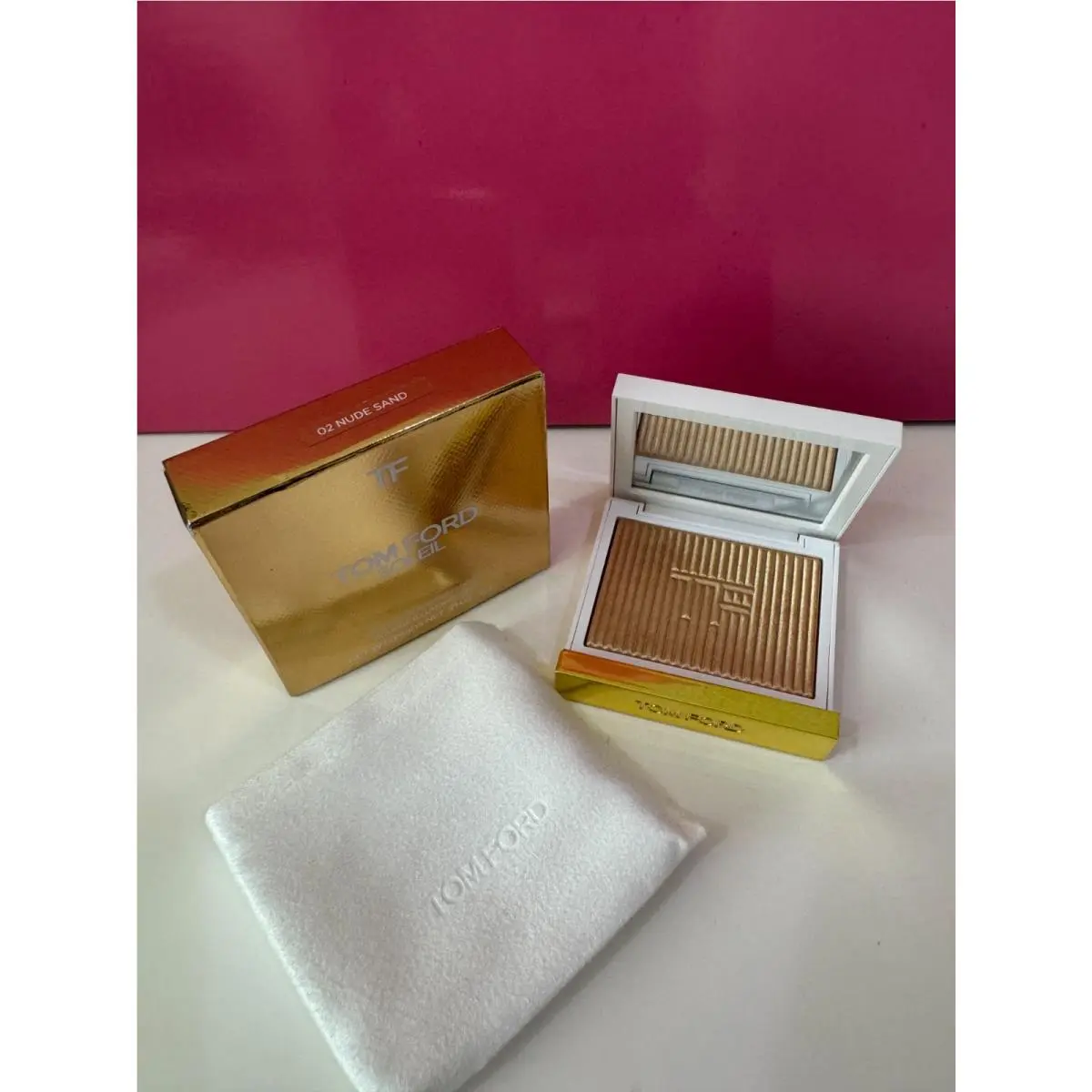 Tom Ford Soleil Glow Highlighter .21oz./6g. Full Size - 02 Sand