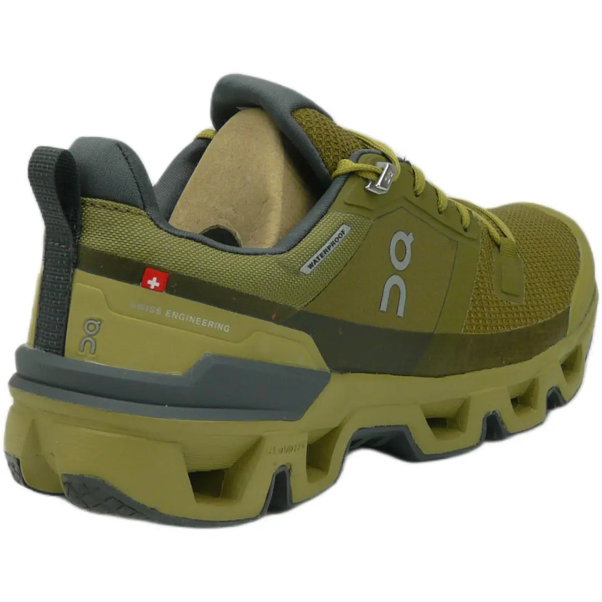 On-Running shoes - Green (UPC: 7615537006581) 1