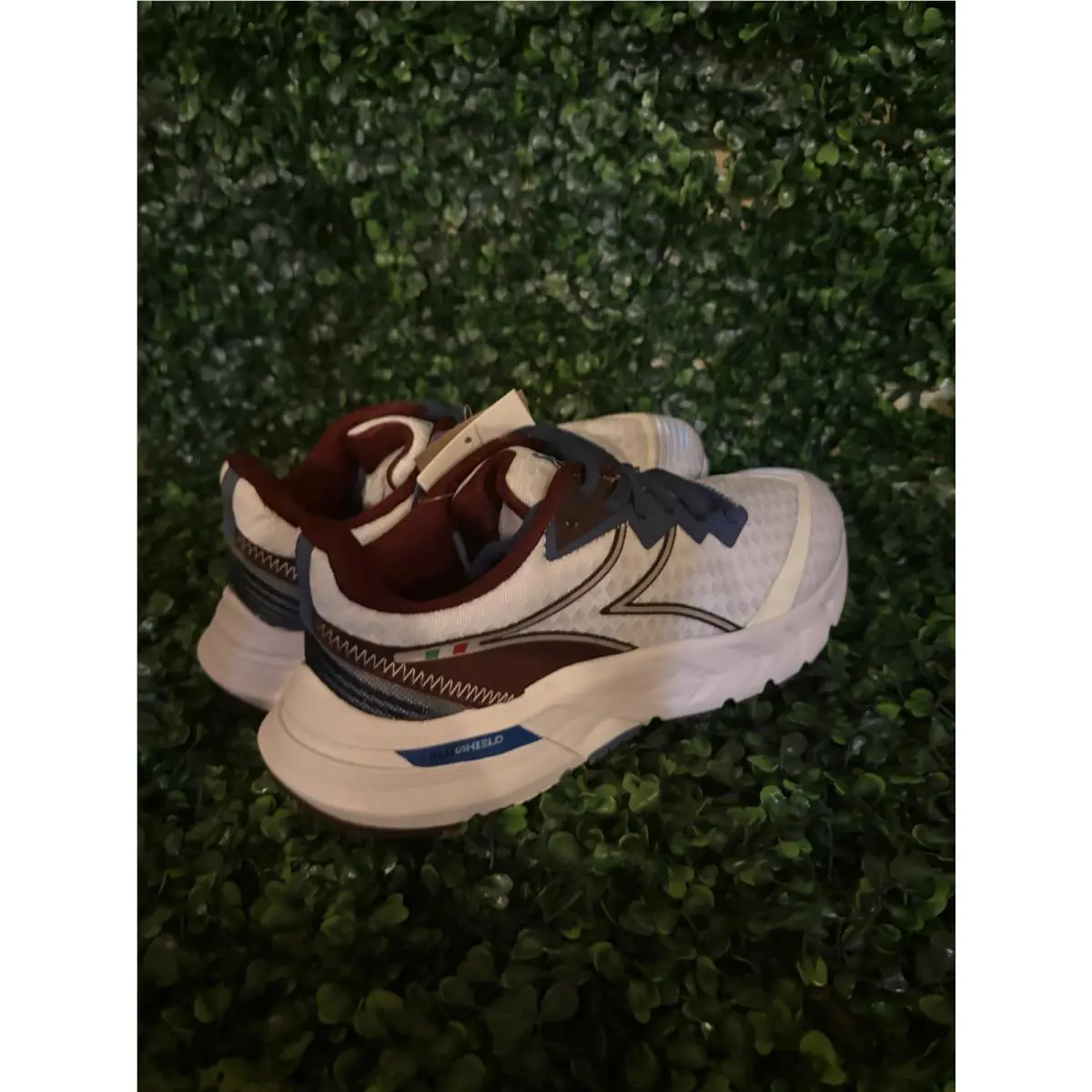 Diadora shoes - diadora Mythos Blushield Volo 2 Running - 178072-C8186 - White 7