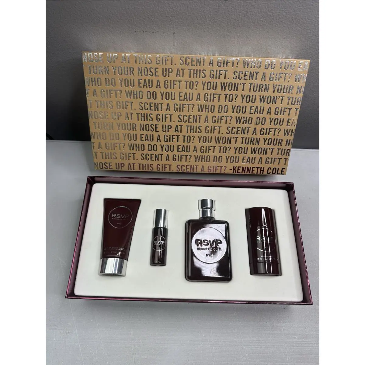 Kenneth Cole Rsvp Signature 4 PC Set Rare Red Color Set