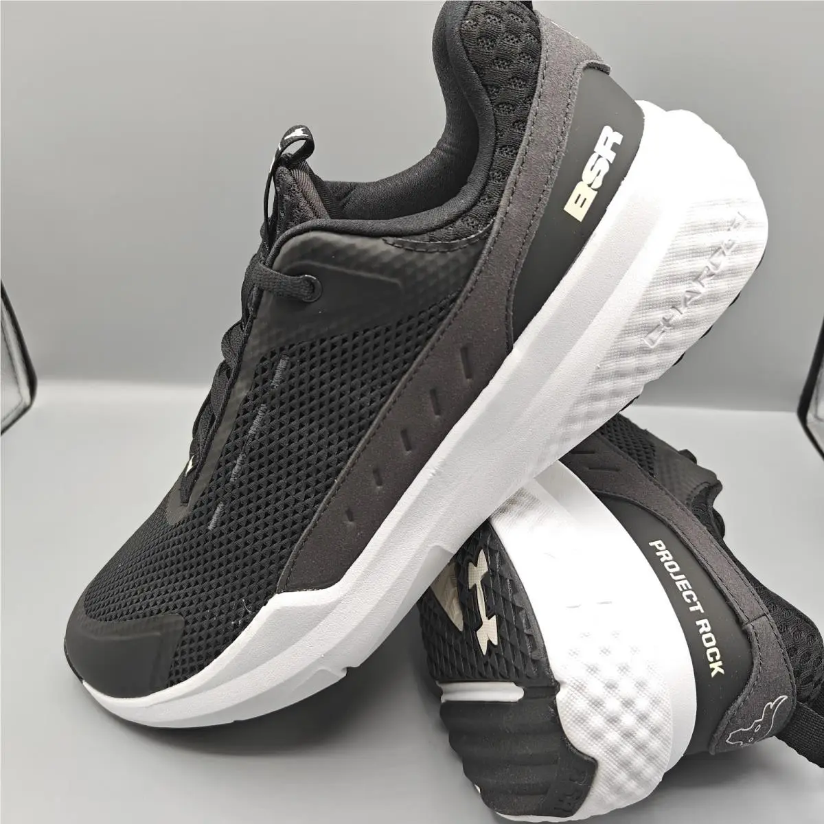 Under Armour Men`s Project Rock Bsr 5 Sneakers Sz 11 Black White Cross Training