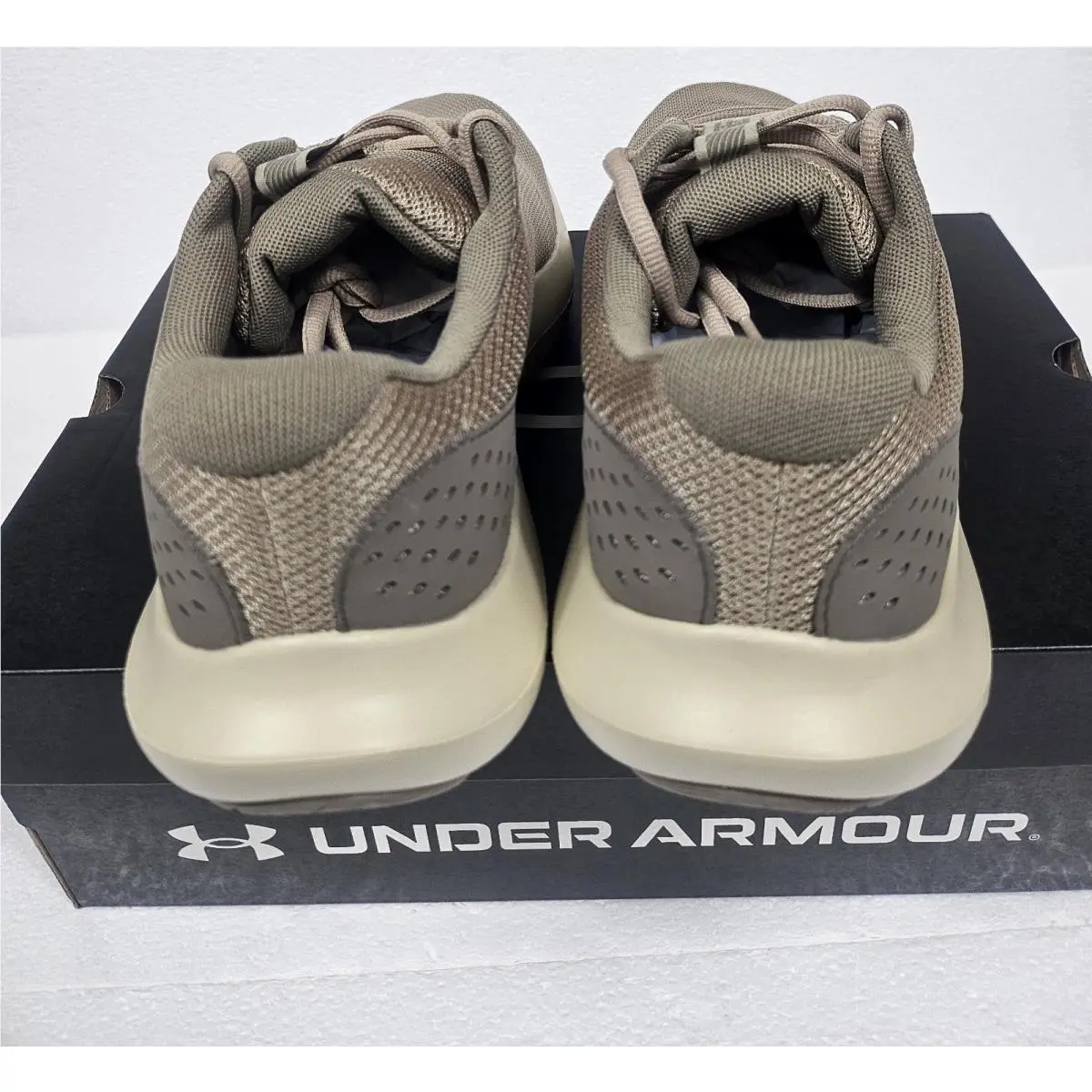 Under Armour shoes - Under Armour Surge - Surge - 3027000-203 - Brown 9