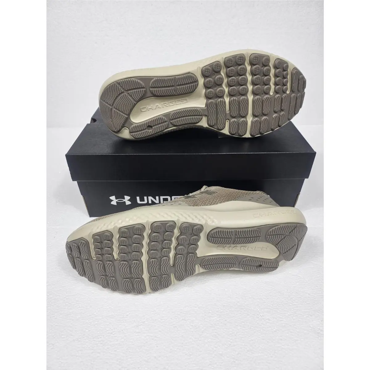 Under Armour shoes - Under Armour Surge - Surge - 3027000-203 - Brown 2