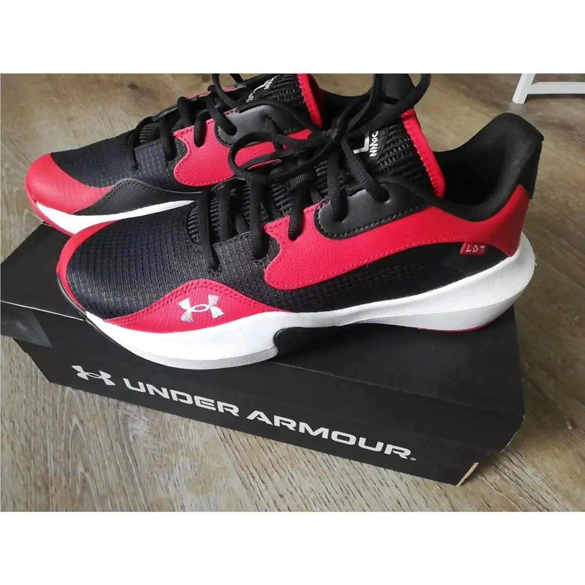 Size 11.5 Lockdown 7 Low Shoes Red Black Basketball 3027646-600 by Under Armour