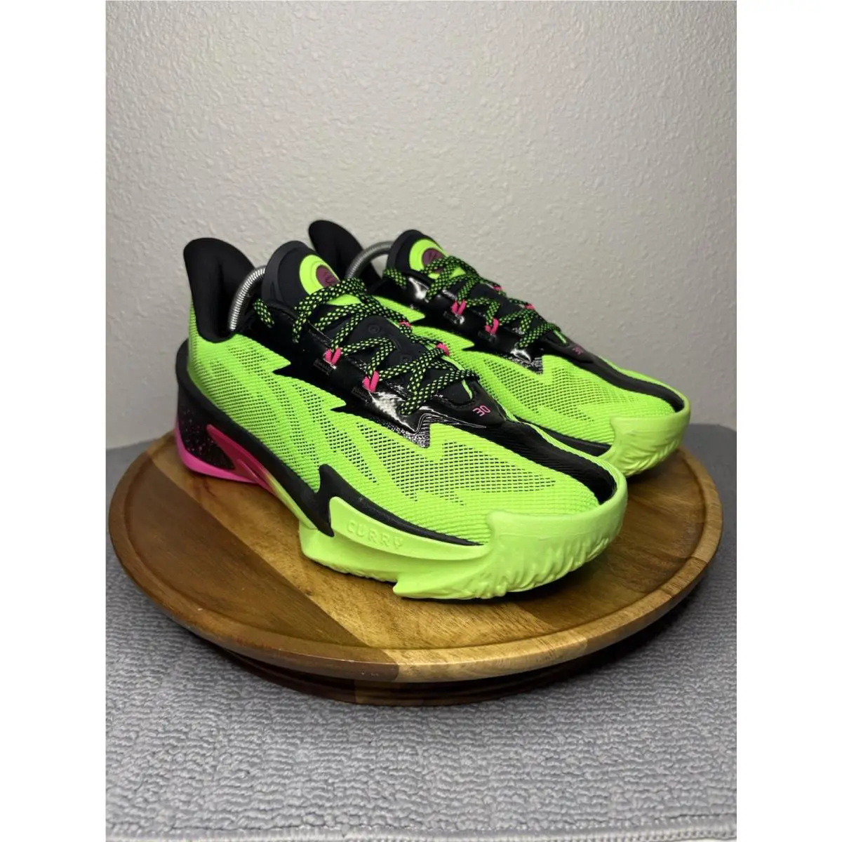 Under Armour shoes - Under Armour Curry Series 7 - 1012 - Green, Manufacturer: Hyper Green / Black / Rebel Pink 0