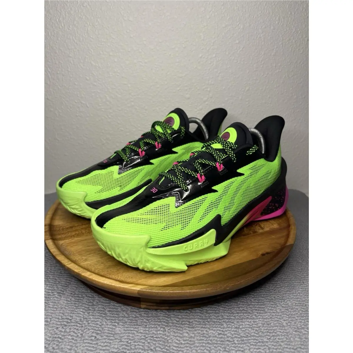 Under Armour shoes - Under Armour Curry Series 7 - 1012 - Green, Manufacturer: Hyper Green / Black / Rebel Pink 1