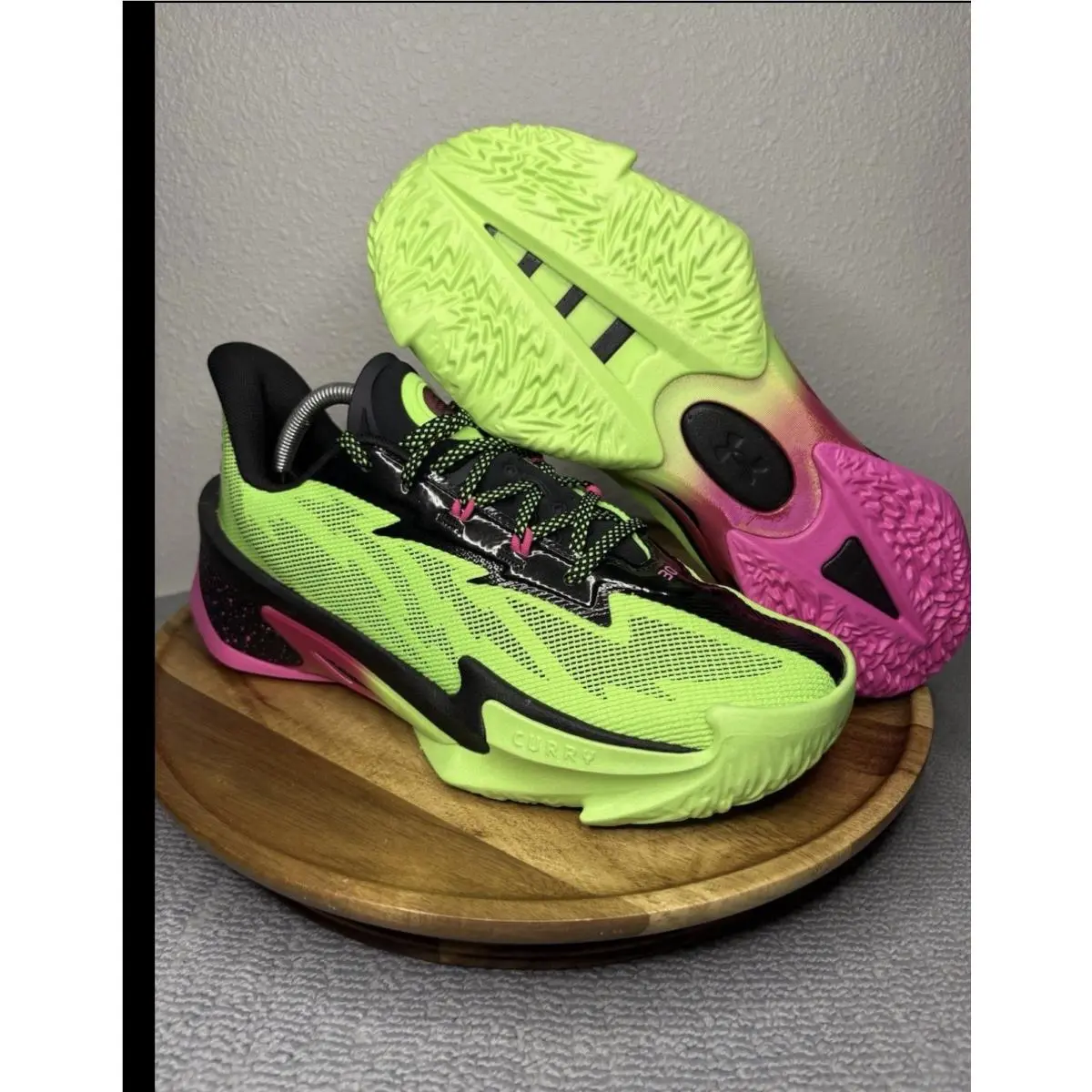 Under Armour shoes - Under Armour Curry Series 7 - 1012 - Green, Manufacturer: Hyper Green / Black / Rebel Pink 3