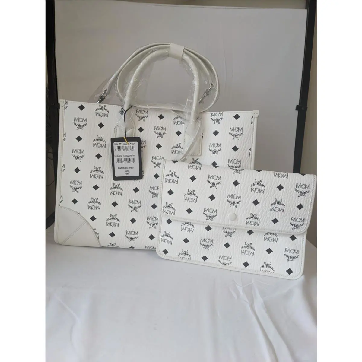 Mcm Women Munchen Tote in Visetos Canvas Large White