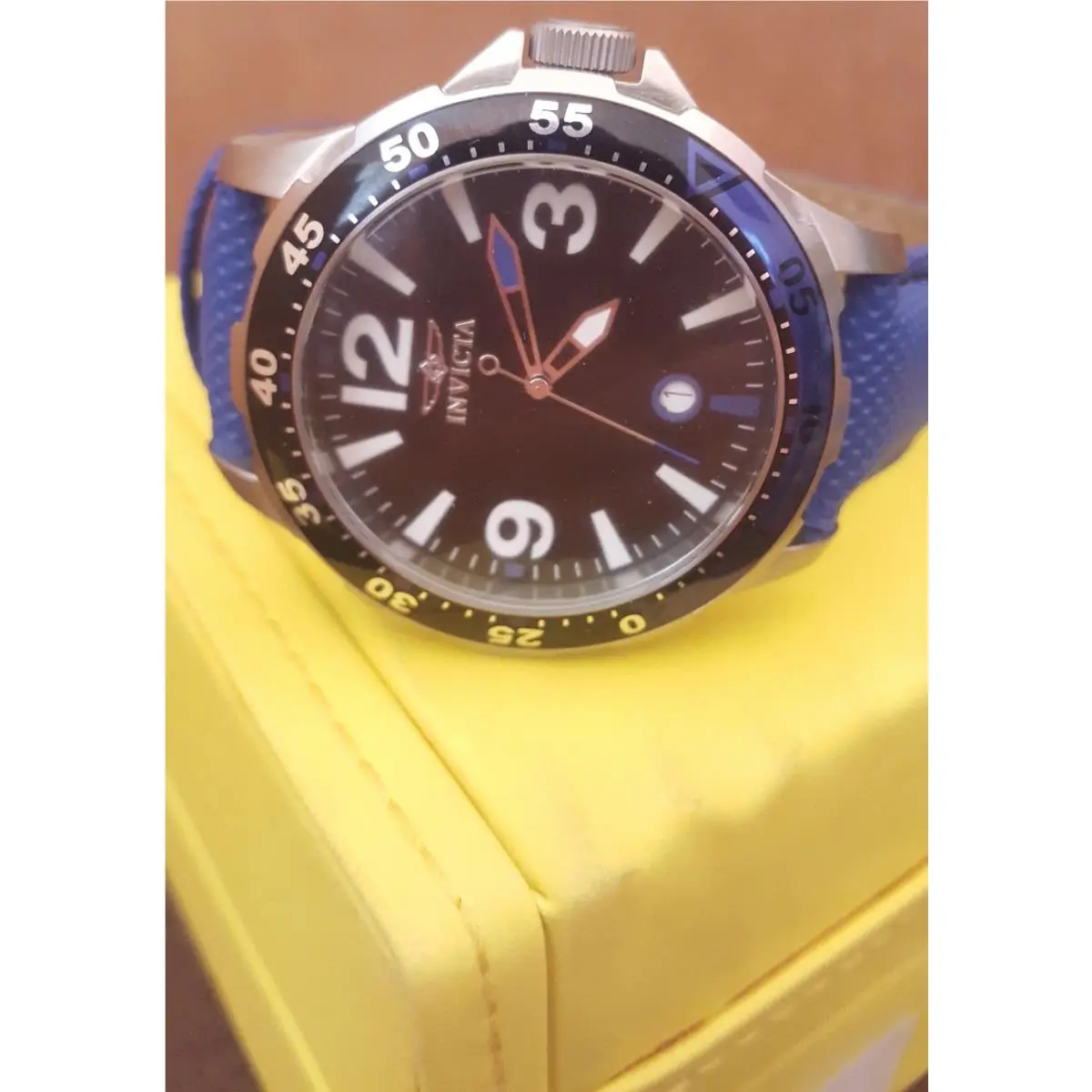 Invicta Specialty Men`s Ocean Diver Watch 12121 Blue 100m Waterproof Glow