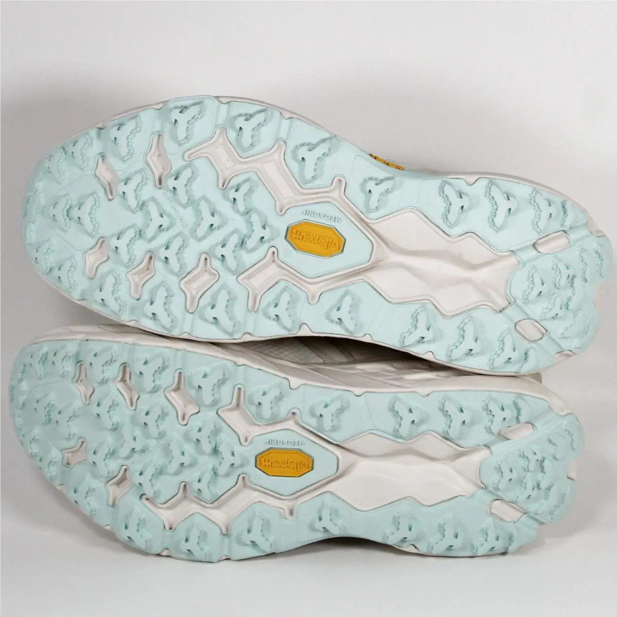 Hoka shoes - Hoka One One Speedgoat 5 - 1150917-OMLK - Beige 4