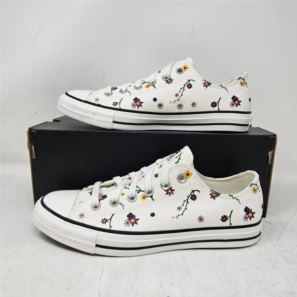 Wmns Chuck Taylor All Star Low `floral` / A16521F / Size 9.5 Women`s by Converse